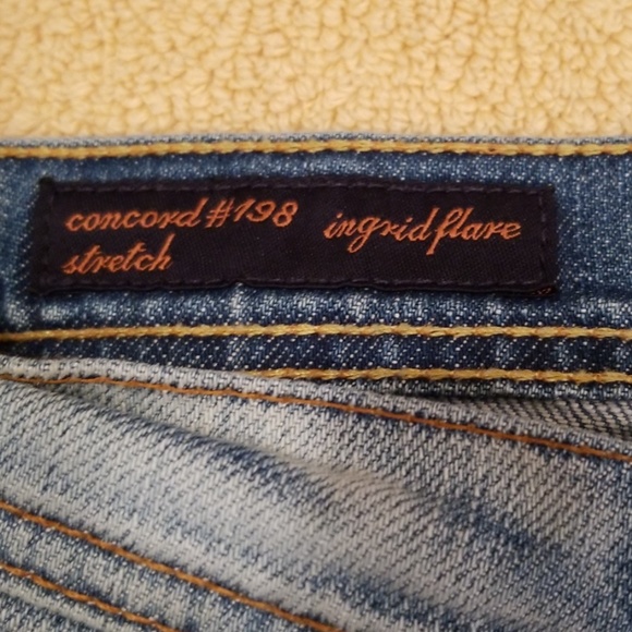 Citizens of Humanity Ingrid Flare Jeans in Size 30 - Picture 4 of 8